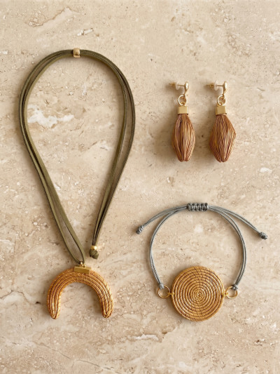 Conjunto — Collar Línea de mar + Pulsera Corrediza + Pendientes Nur